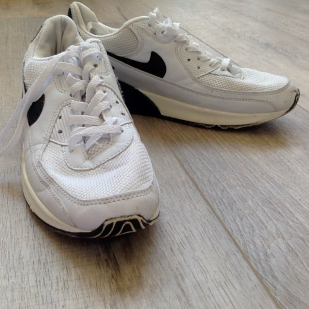 Nike Air Max Delta Force